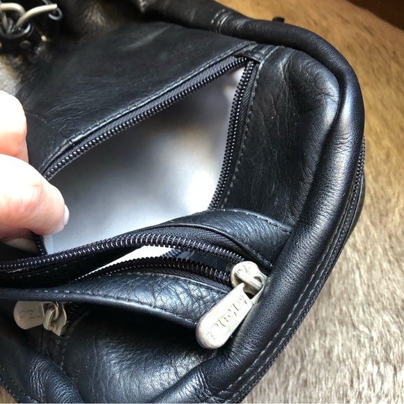 Piel black leather drawstring and flap backpack strap zips to one strap or two - Picture 11 of 11